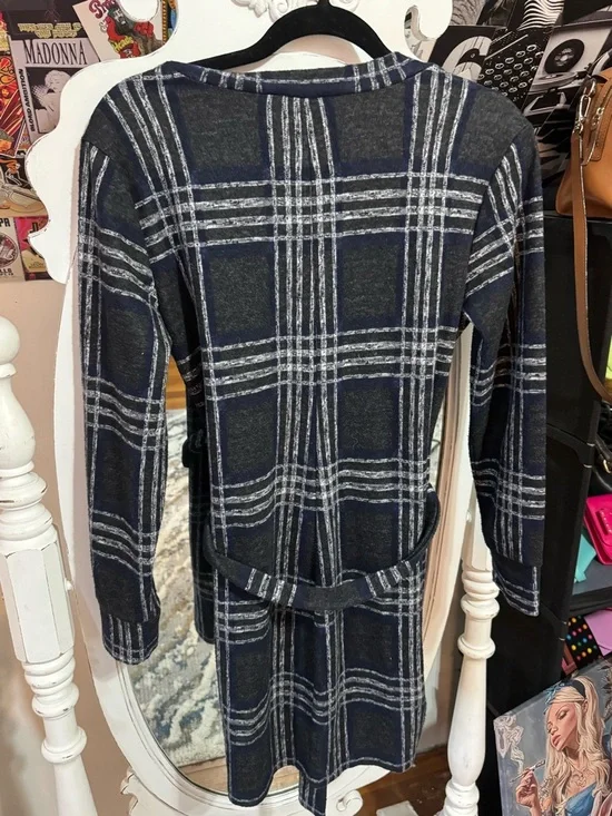 Dynamite Navy and White Plaid V-Neck Long Sleeve Dress with Belt - Picture 7 of 9
